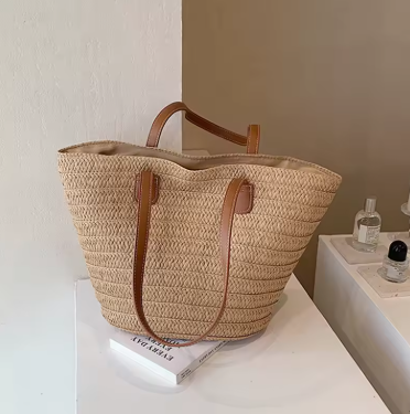 ALMA Bolso de Rafia apoyado vista lateral — Loopy Wear