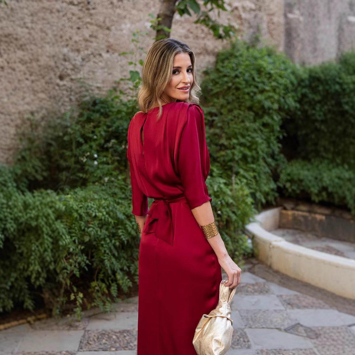 CELESTE | Vestido Midi de Satén Cuello Redondo