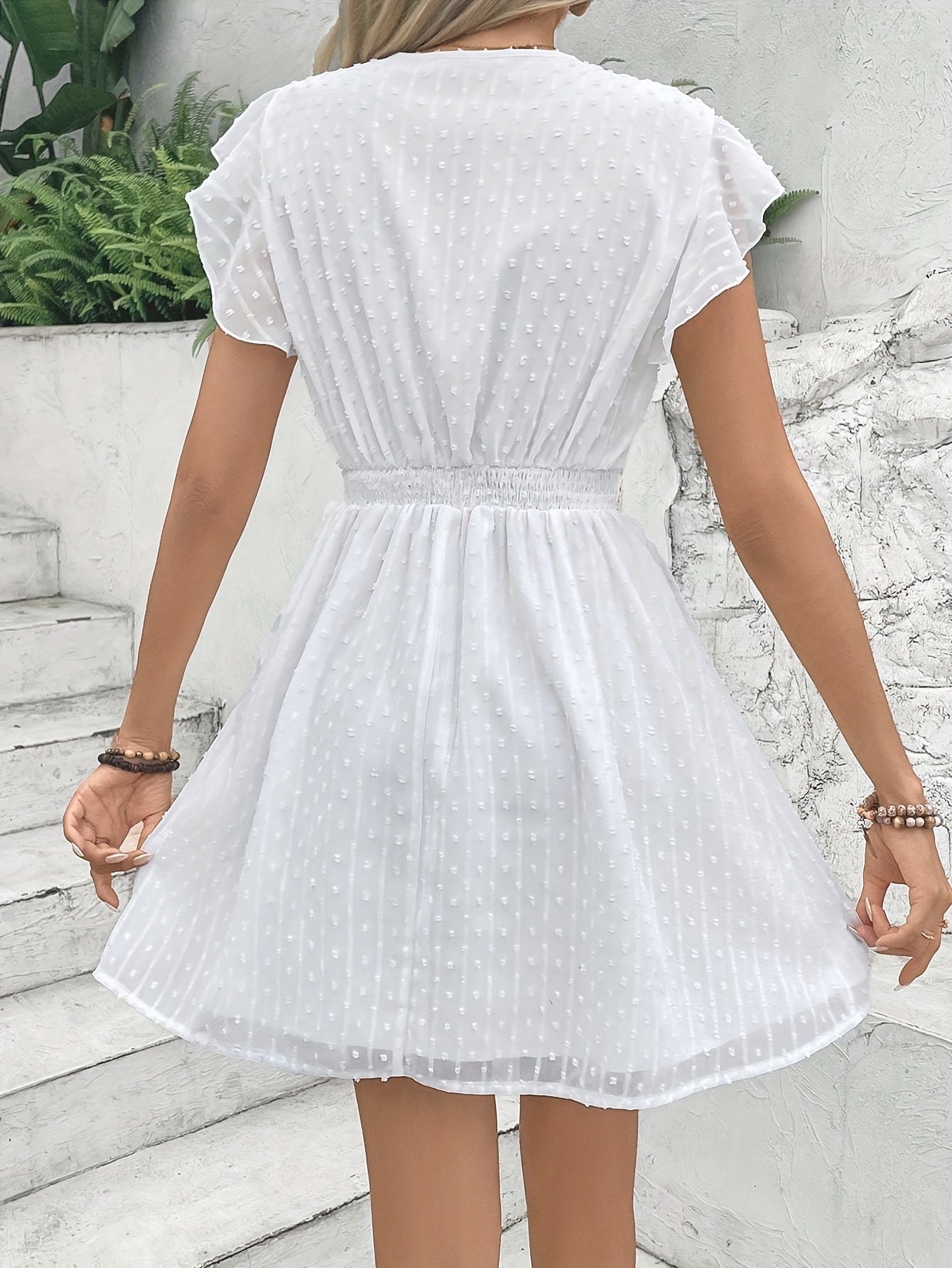 BELLE | Vestido de Encaje Cuello V Línea A