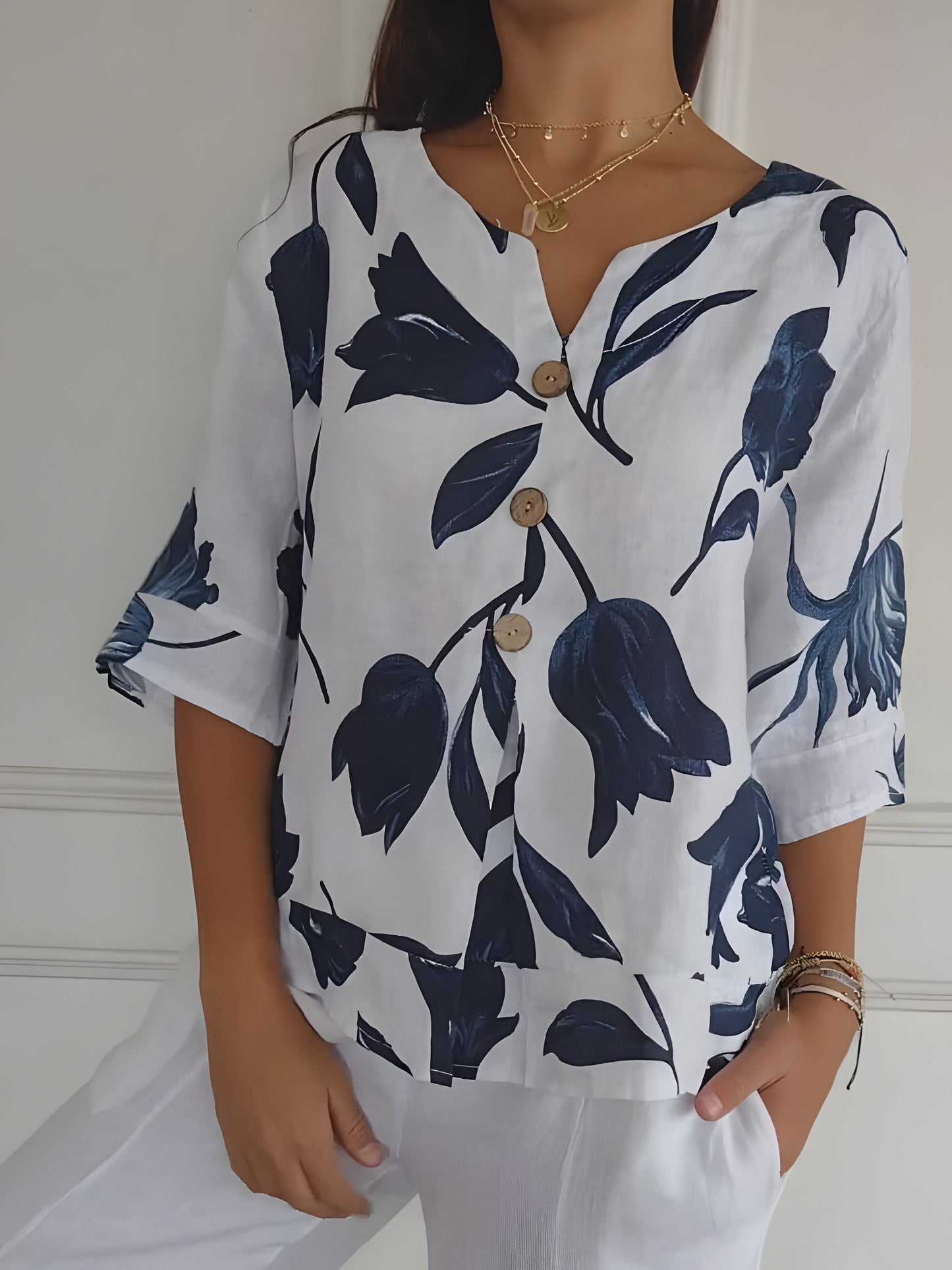 ISALIE | Blusa Cuello V de Primavera